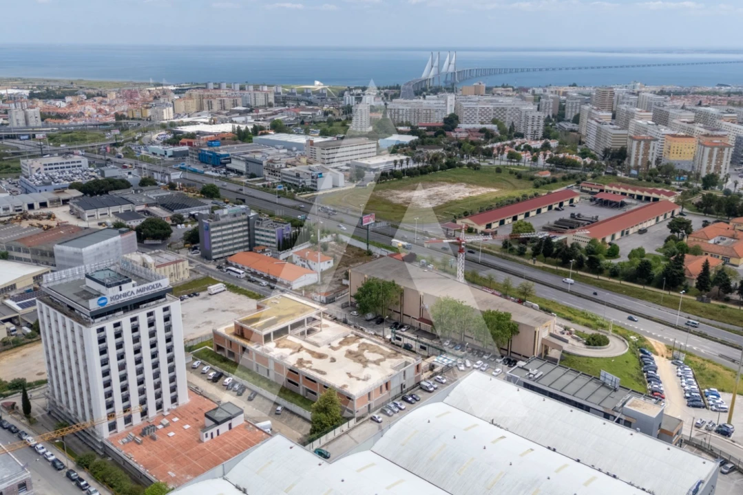 Armazém para Venda em Sacavém e Prior Velho Foto 30