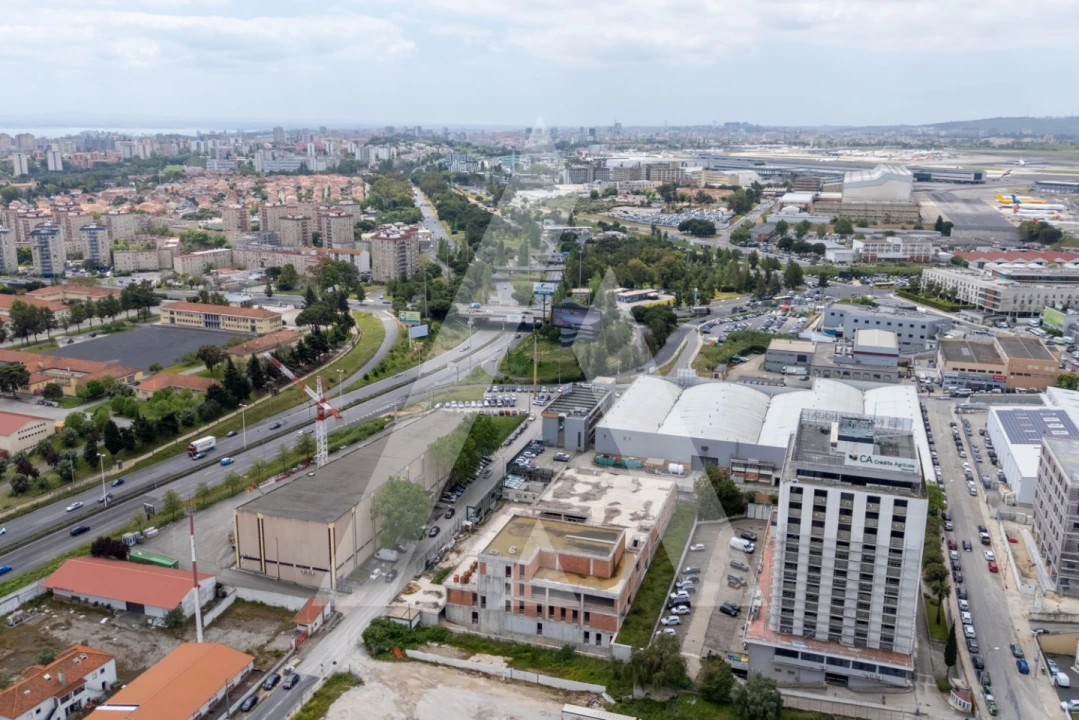Armazém para Venda em Sacavém e Prior Velho Foto 31