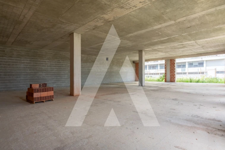 Armazém para Venda em Sacavém e Prior Velho Foto 6