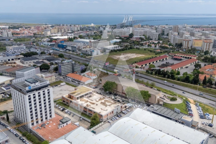 Armazém para Venda em Sacavém e Prior Velho Foto 30