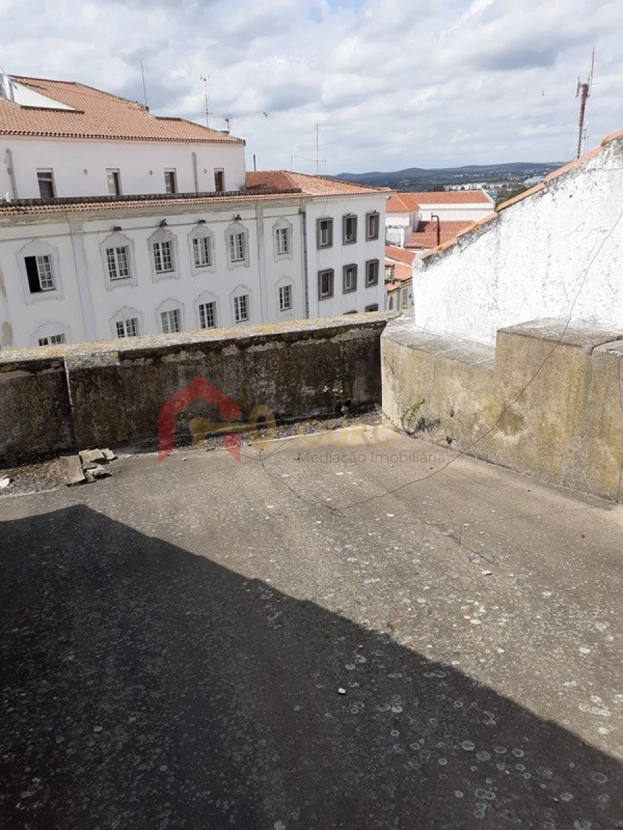 Prédio para Venda em Caia, São Pedro e Alcáçova Foto 12