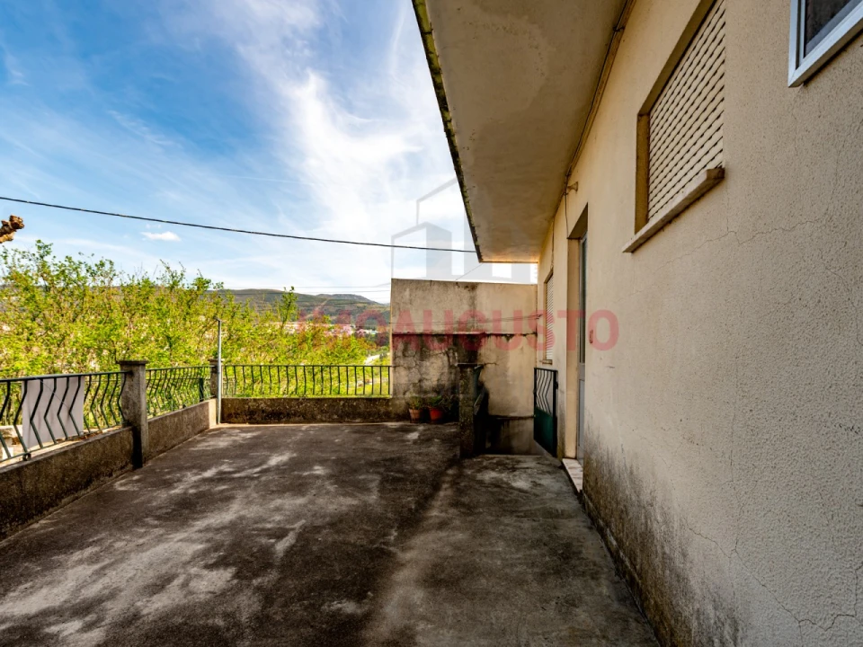 Moradia T4 para Venda em Santiago Foto 36