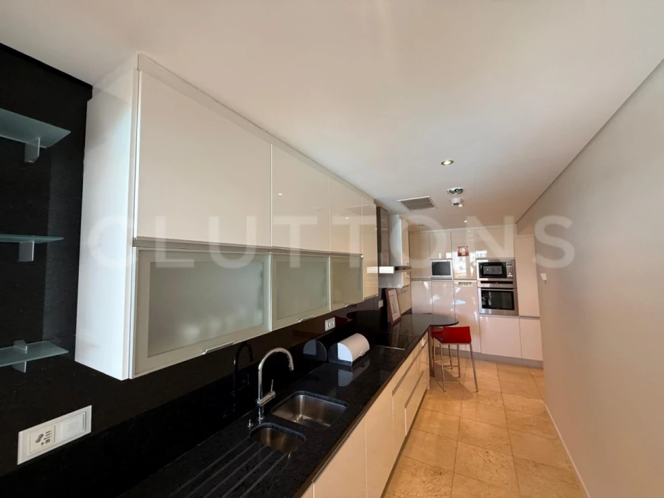 Apartamento T2 para Venda em Quarteira Foto 4