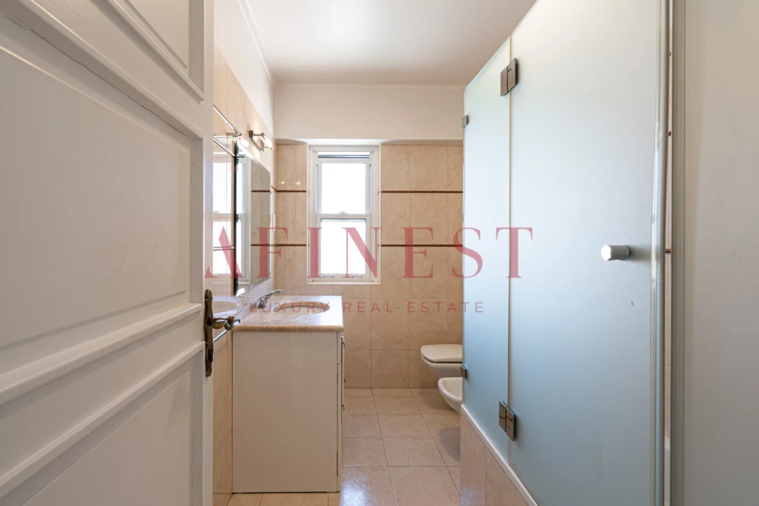 Moradia T7 para Arrendamento em Carcavelos e Parede Foto 24