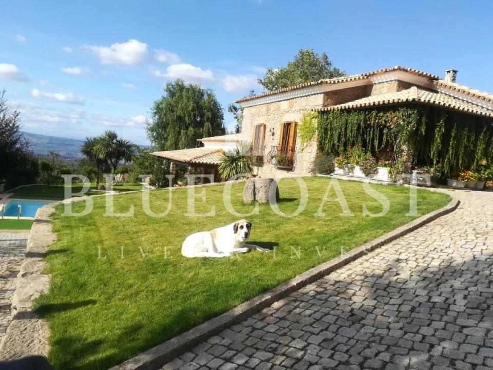 Quinta T4 para Venda em Moimenta da Serra e Vinhó Foto 3