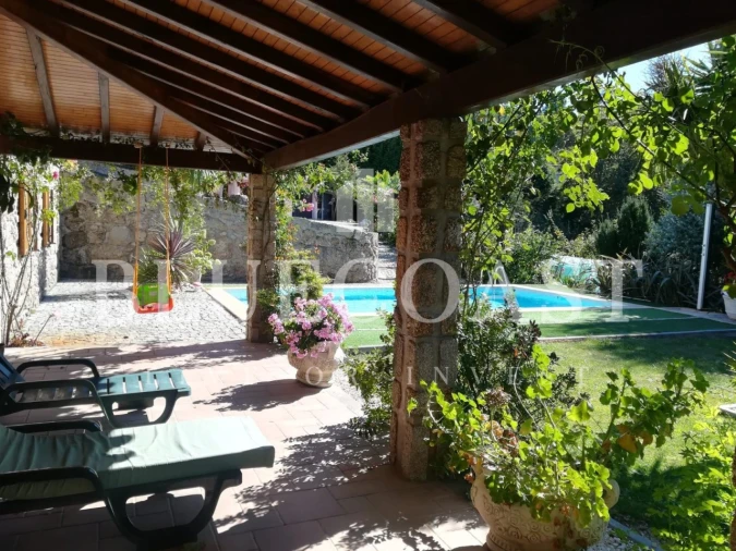 Quinta T4 para Venda em Moimenta da Serra e Vinhó Foto 4