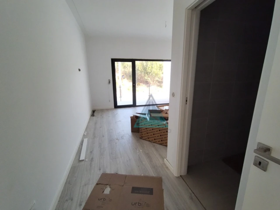 Moradia T4 para Venda em Corroios Foto 11