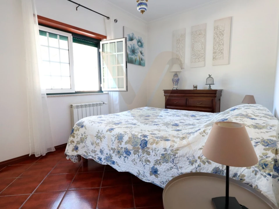 Moradia T4 para Venda em Rebordões (Santa Maria) Foto 18