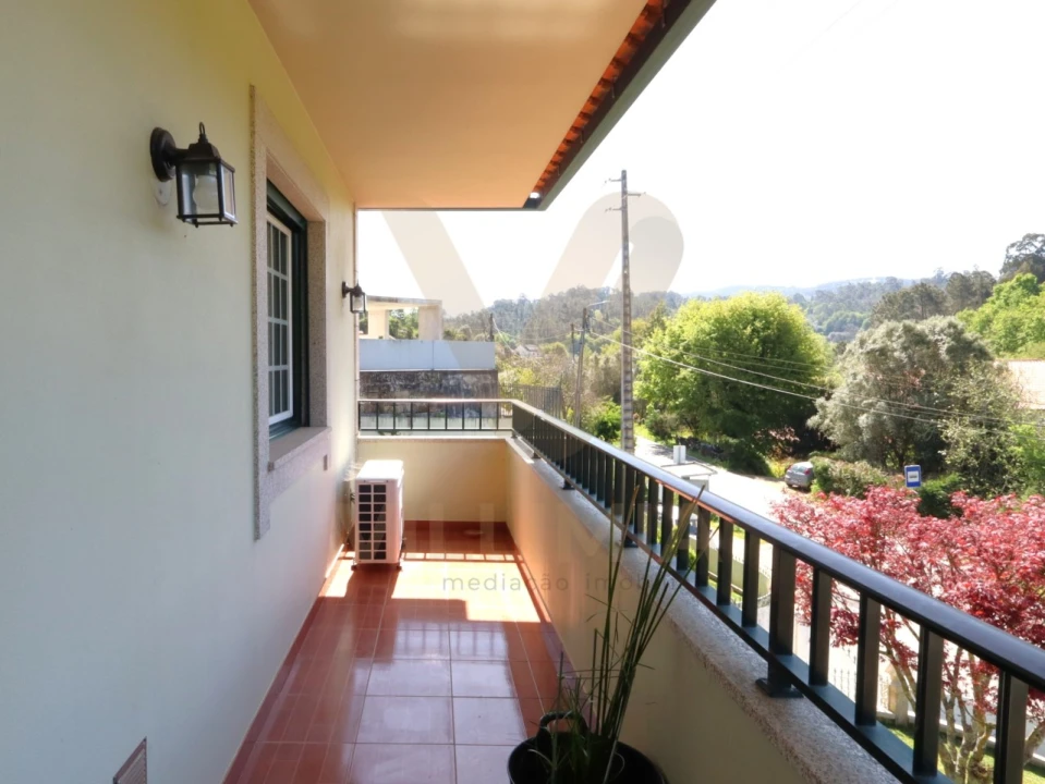 Moradia T4 para Venda em Rebordões (Santa Maria) Foto 34