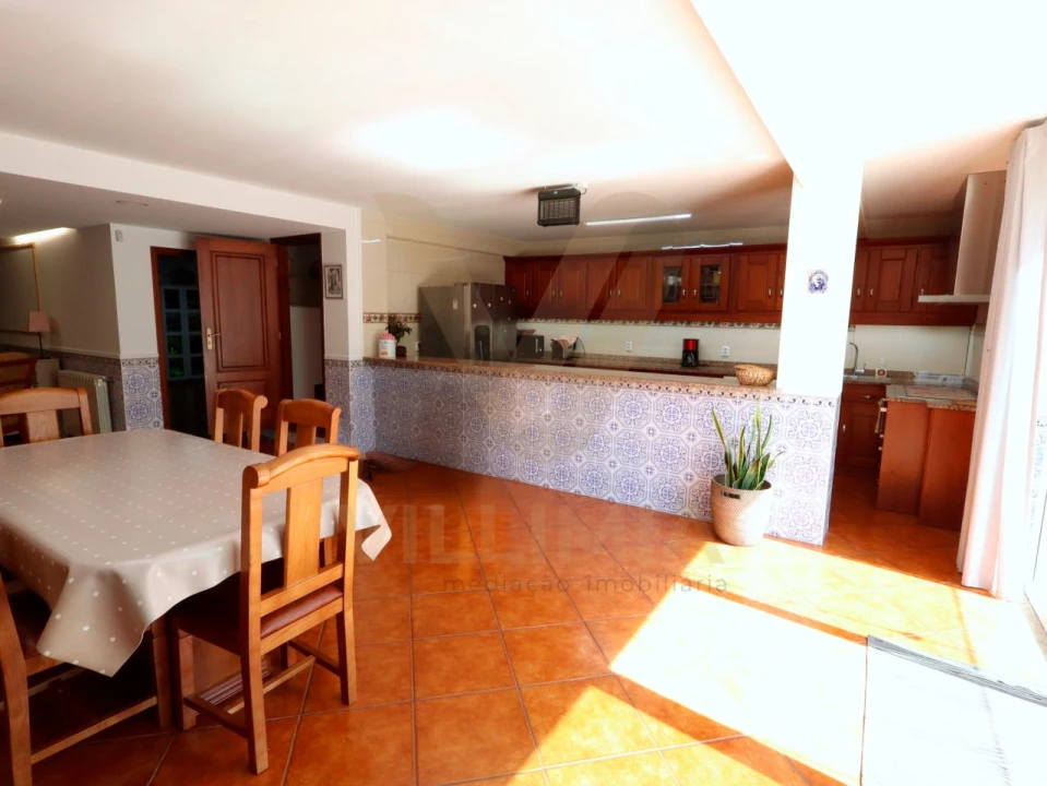 Moradia T4 para Venda em Rebordões (Santa Maria) Foto 39