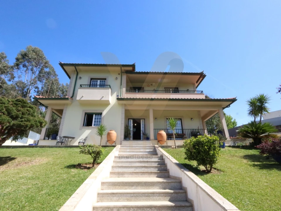 Moradia T4 para Venda em Rebordões (Santa Maria) Foto 7