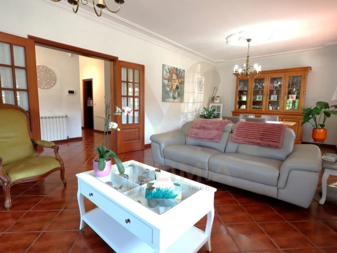 Moradia T4 para Venda em Rebordões (Santa Maria) Foto 14