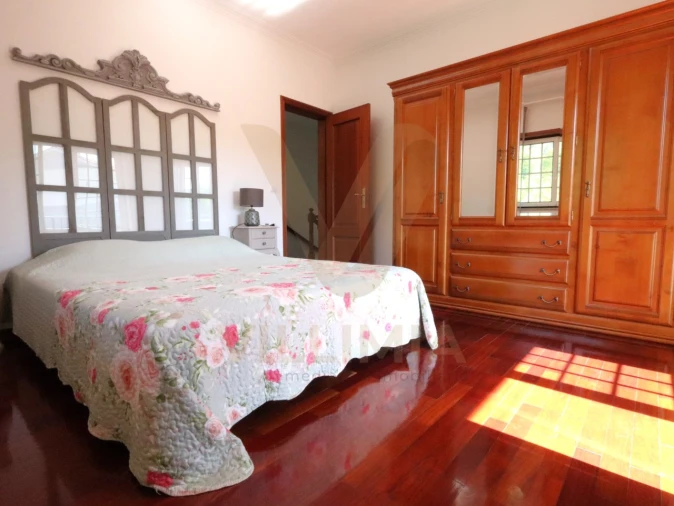 Moradia T4 para Venda em Rebordões (Santa Maria) Foto 32