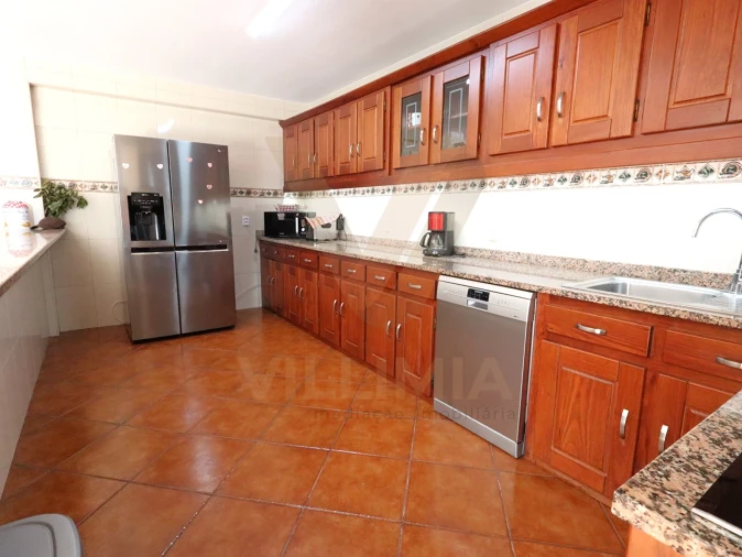 Moradia T4 para Venda em Rebordões (Santa Maria) Foto 40