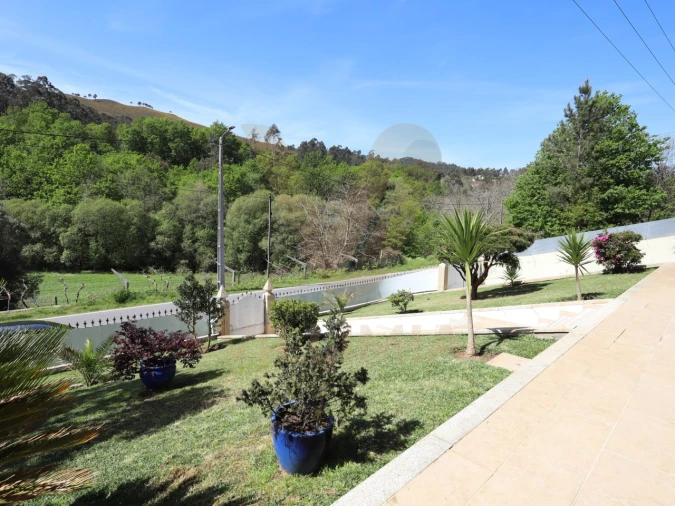 Moradia T4 para Venda em Rebordões (Santa Maria) Foto 53