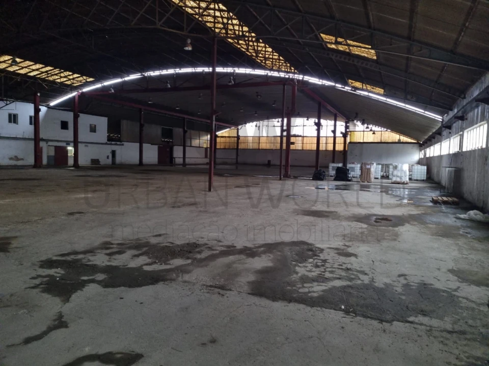 Armazém para Venda em Sarilhos Grandes Foto 2