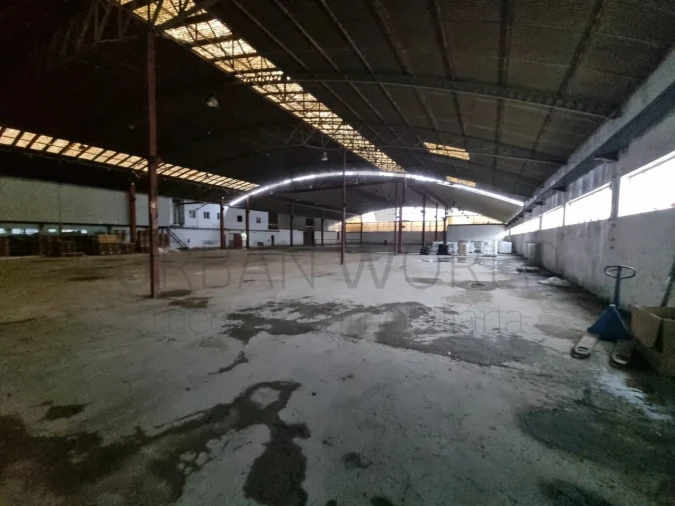 Armazém para Venda em Sarilhos Grandes Foto 1