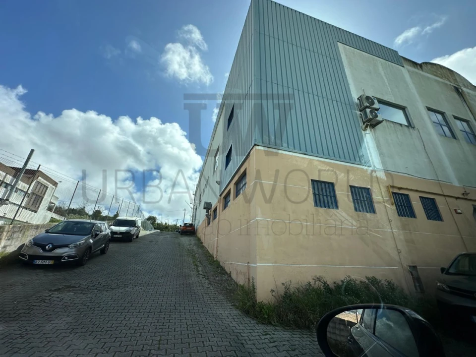 Armazém para Venda em Santa Maria e São Miguel, São Martinho, São Pedro Penaferrim Foto 1