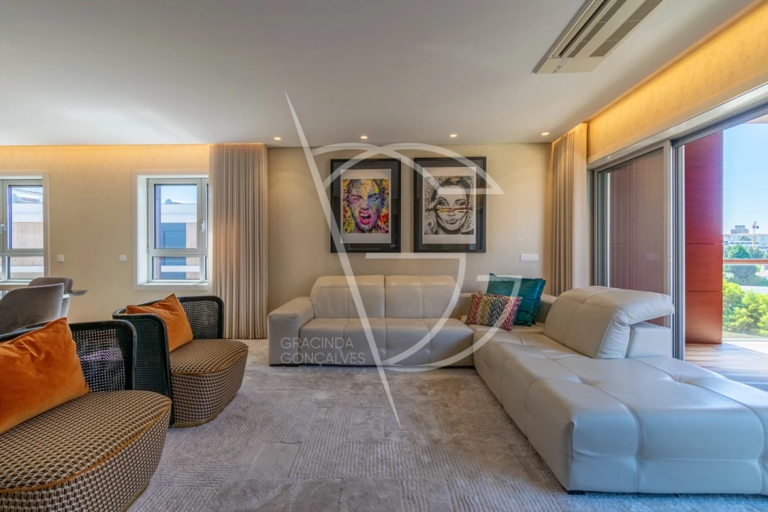 Apartamento T4 para Venda em Oliveira do Douro Foto 5