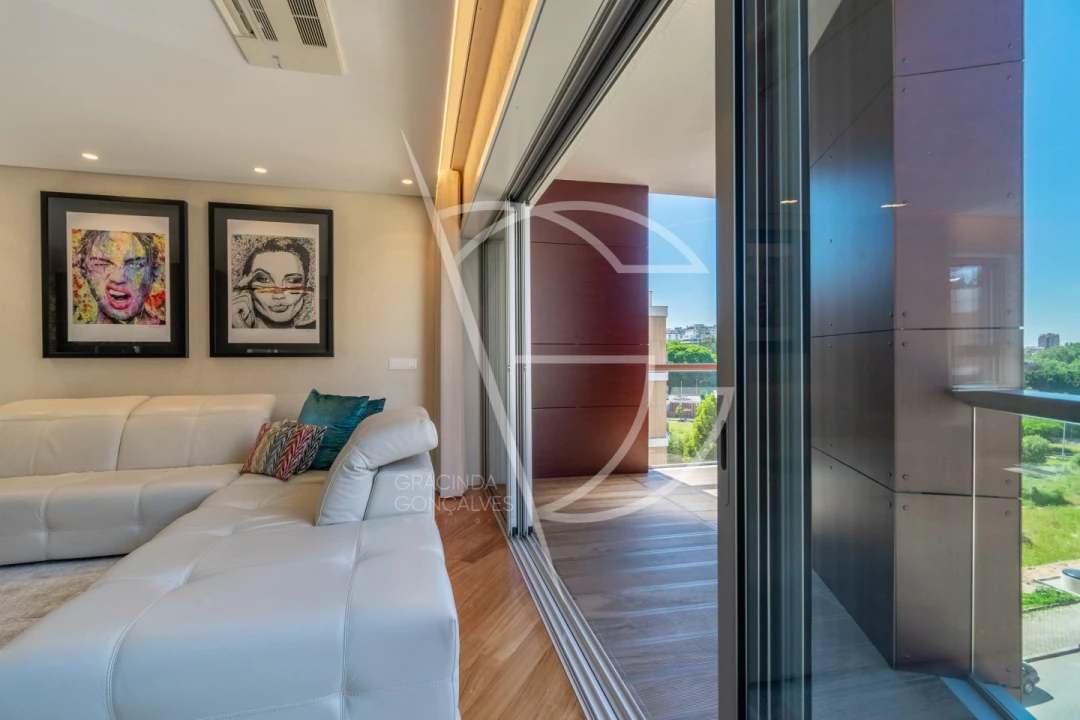 Apartamento T4 para Venda em Oliveira do Douro Foto 4