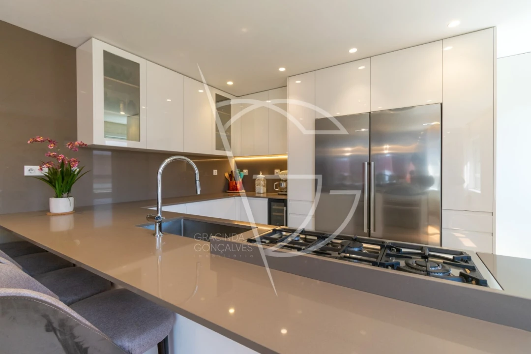 Apartamento T4 para Venda em Oliveira do Douro Foto 9