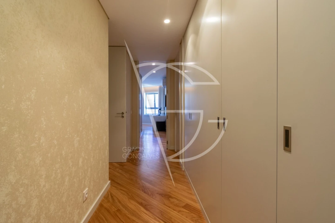 Apartamento T4 para Venda em Oliveira do Douro Foto 17