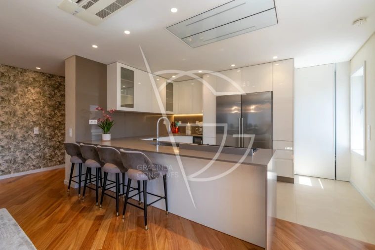 Apartamento T4 para Venda em Oliveira do Douro Foto 13