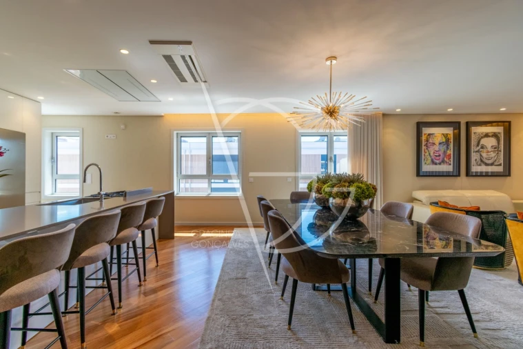 Apartamento T4 para Venda em Oliveira do Douro Foto 14