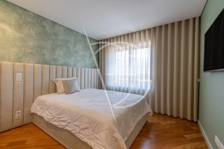 Apartamento T4 para Venda em Oliveira do Douro Foto 19