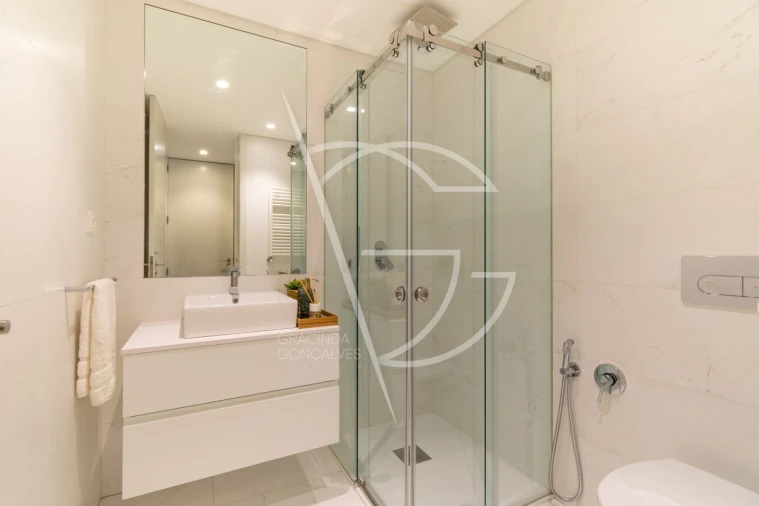 Apartamento T4 para Venda em Oliveira do Douro Foto 20