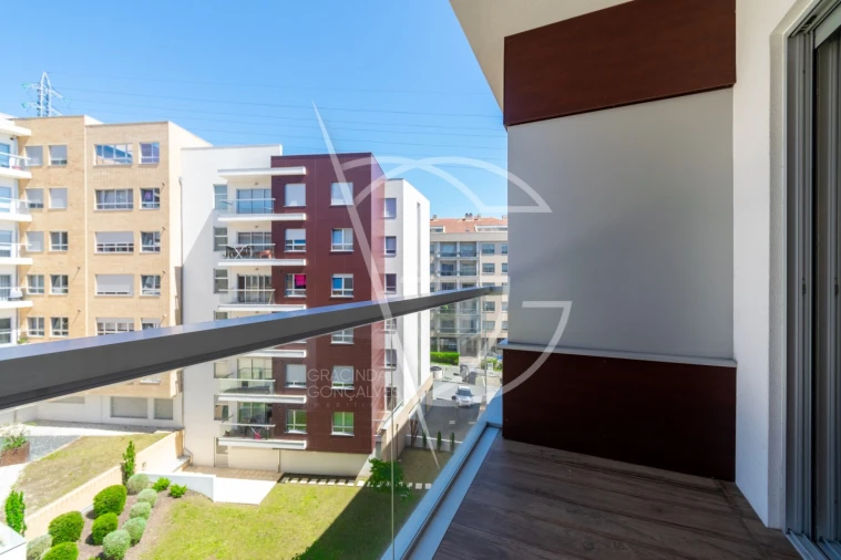 Apartamento T4 para Venda em Oliveira do Douro Foto 29