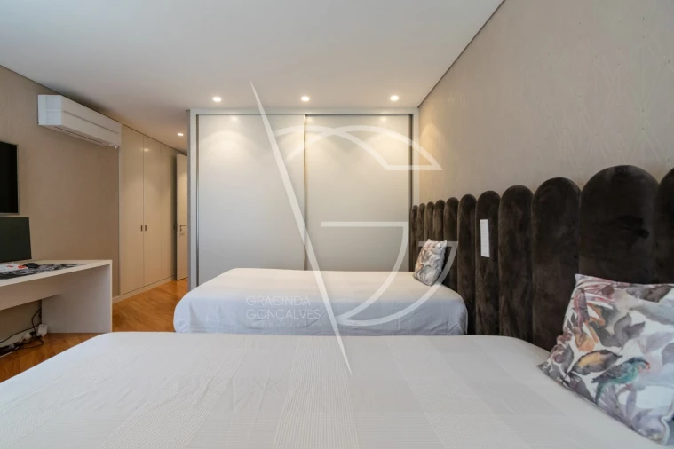 Apartamento T4 para Venda em Oliveira do Douro Foto 34