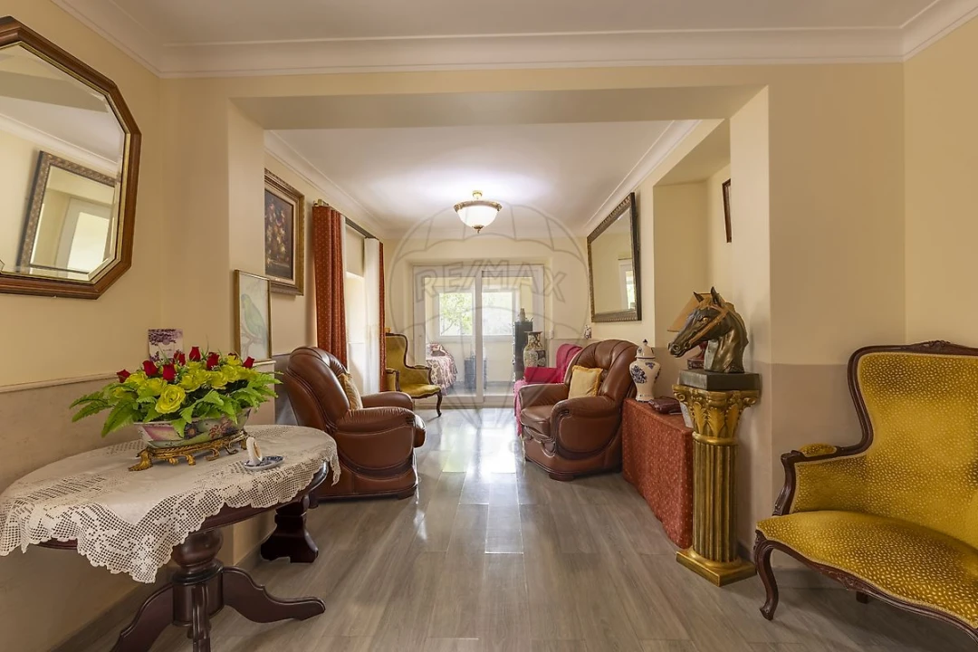 Moradia T6 para Venda em Loures Foto 15