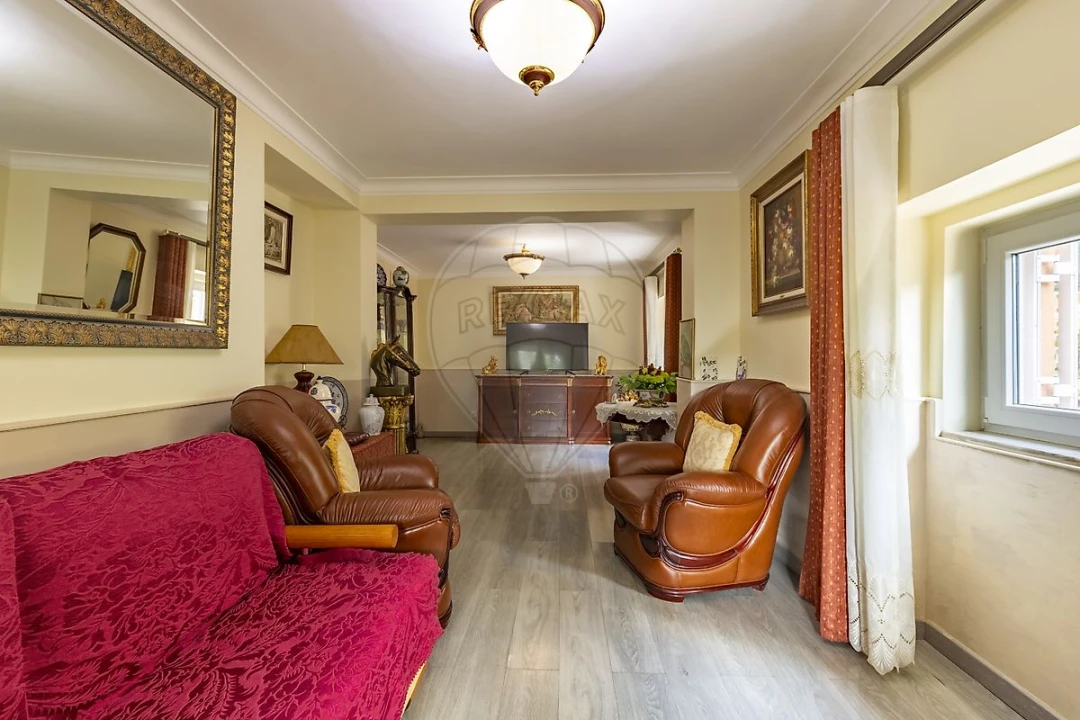 Moradia T6 para Venda em Loures Foto 16