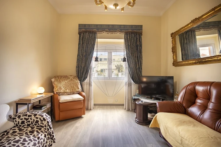 Moradia T6 para Venda em Loures Foto 8