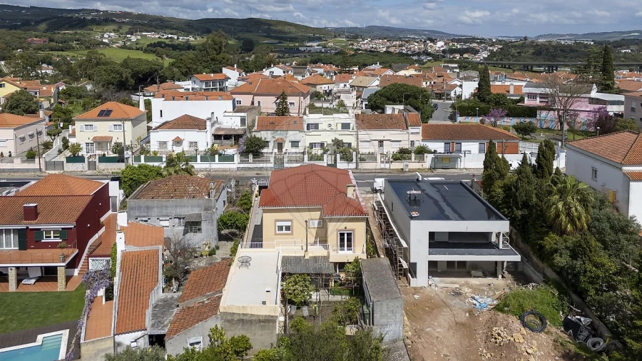 Moradia T6 para Venda em Loures Foto 28