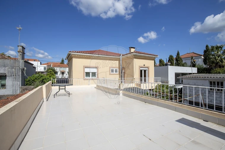 Moradia T6 para Venda em Loures Foto 27