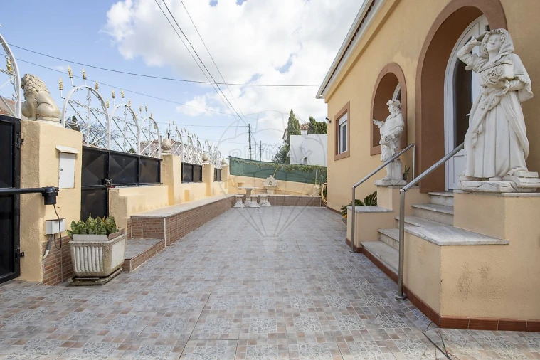 Moradia T6 para Venda em Loures Foto 4