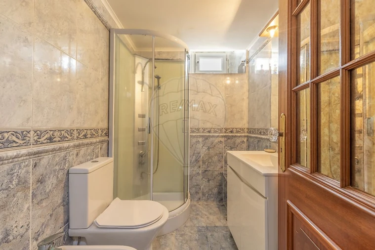 Moradia T6 para Venda em Loures Foto 21