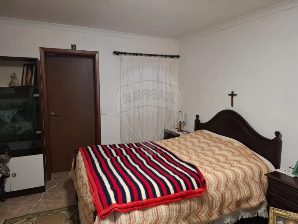 Moradia T4 para Venda em Alcobertas Foto 7