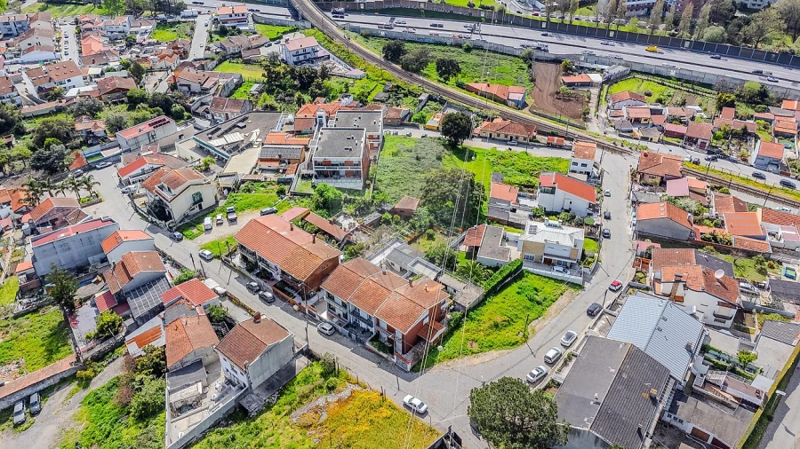 Terreno para Venda em Pedrouços Foto 2