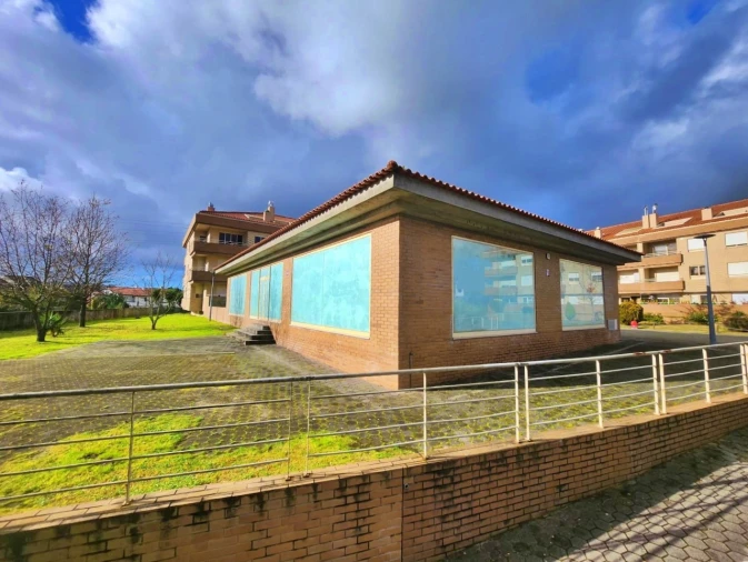 Loja para Venda em Avintes