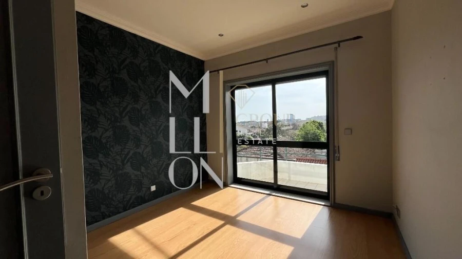 Prédio para Venda em Castêlo da Maia Foto 14