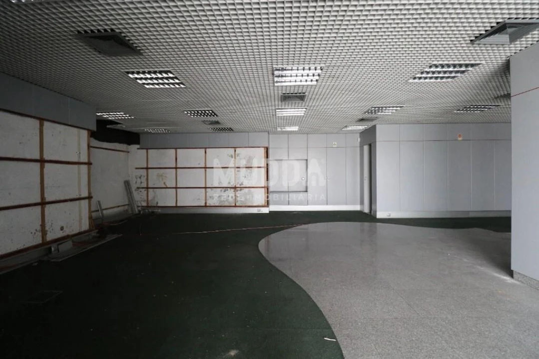 Loja para Arrendamento em Lourosa Foto 15