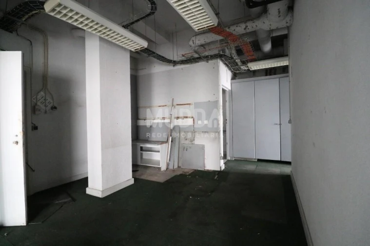 Loja para Arrendamento em Lourosa Foto 7