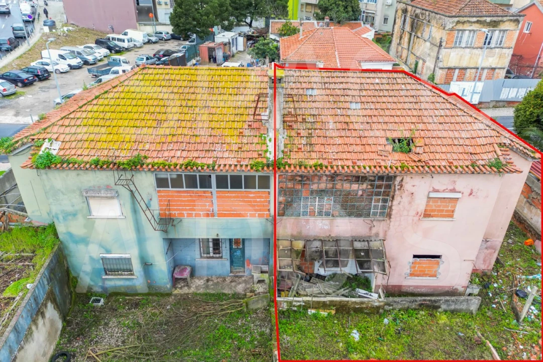 Moradia T6 para Venda em Águas Livres Foto 6