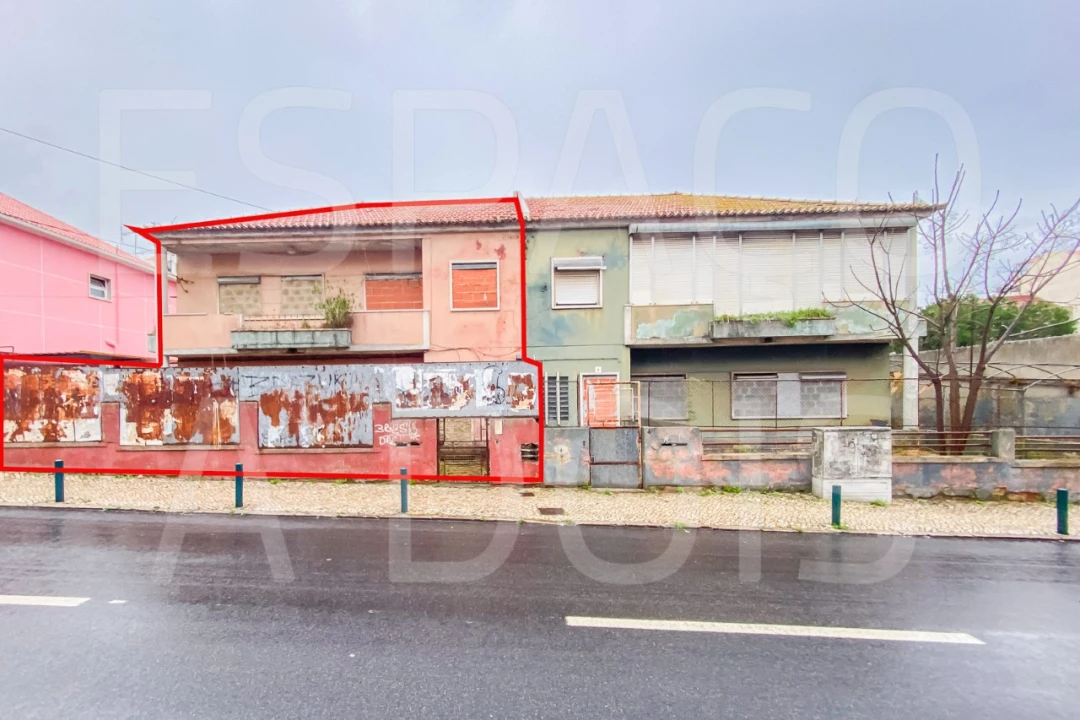 Moradia T6 para Venda em Águas Livres Foto 2