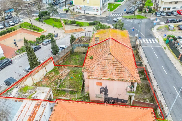 Moradia T6 para Venda em Águas Livres Foto 3