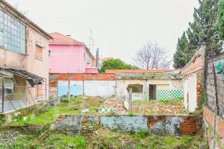 Moradia T6 para Venda em Águas Livres Foto 8