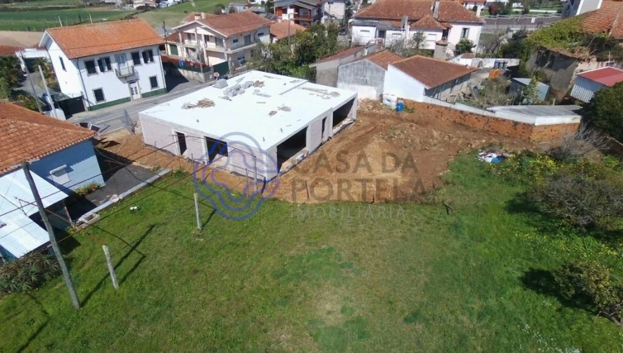 Moradia T3 para Venda em São Miguel do Souto e Mosteirô Foto 2
